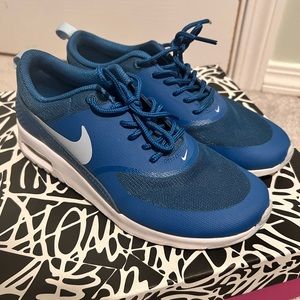 Nike women air max thea, size 6.5